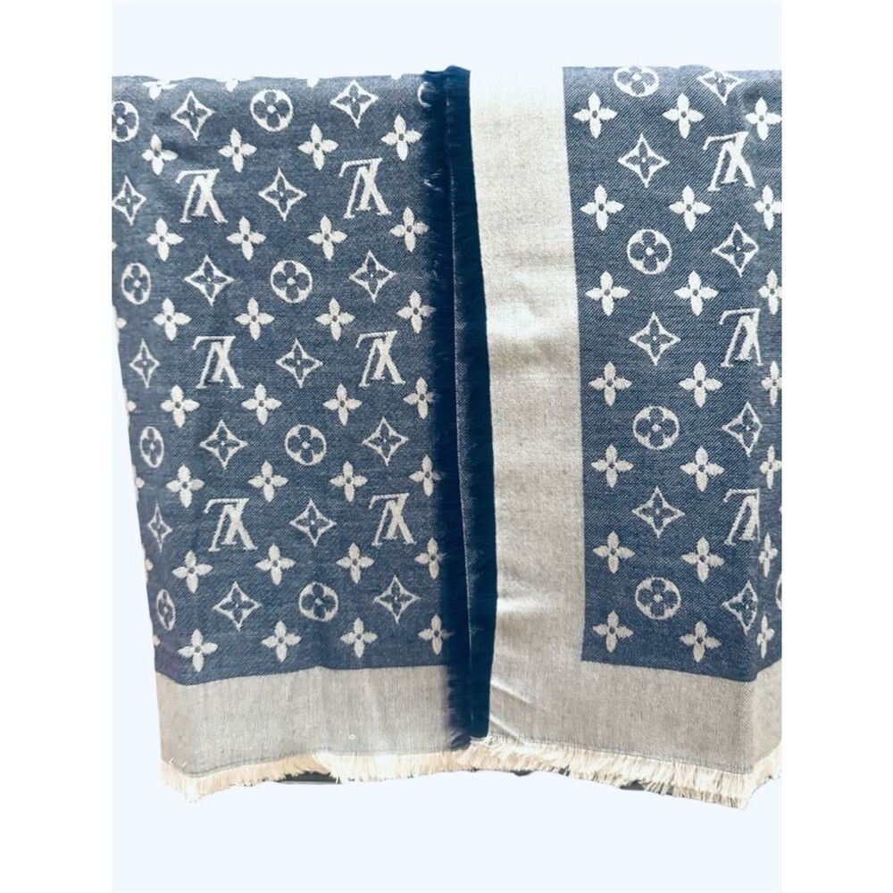 Louis Vuitton Blue and Gray Denim Monogram Wool Silk Shawl Scarf Auth - Picture 8 of 13